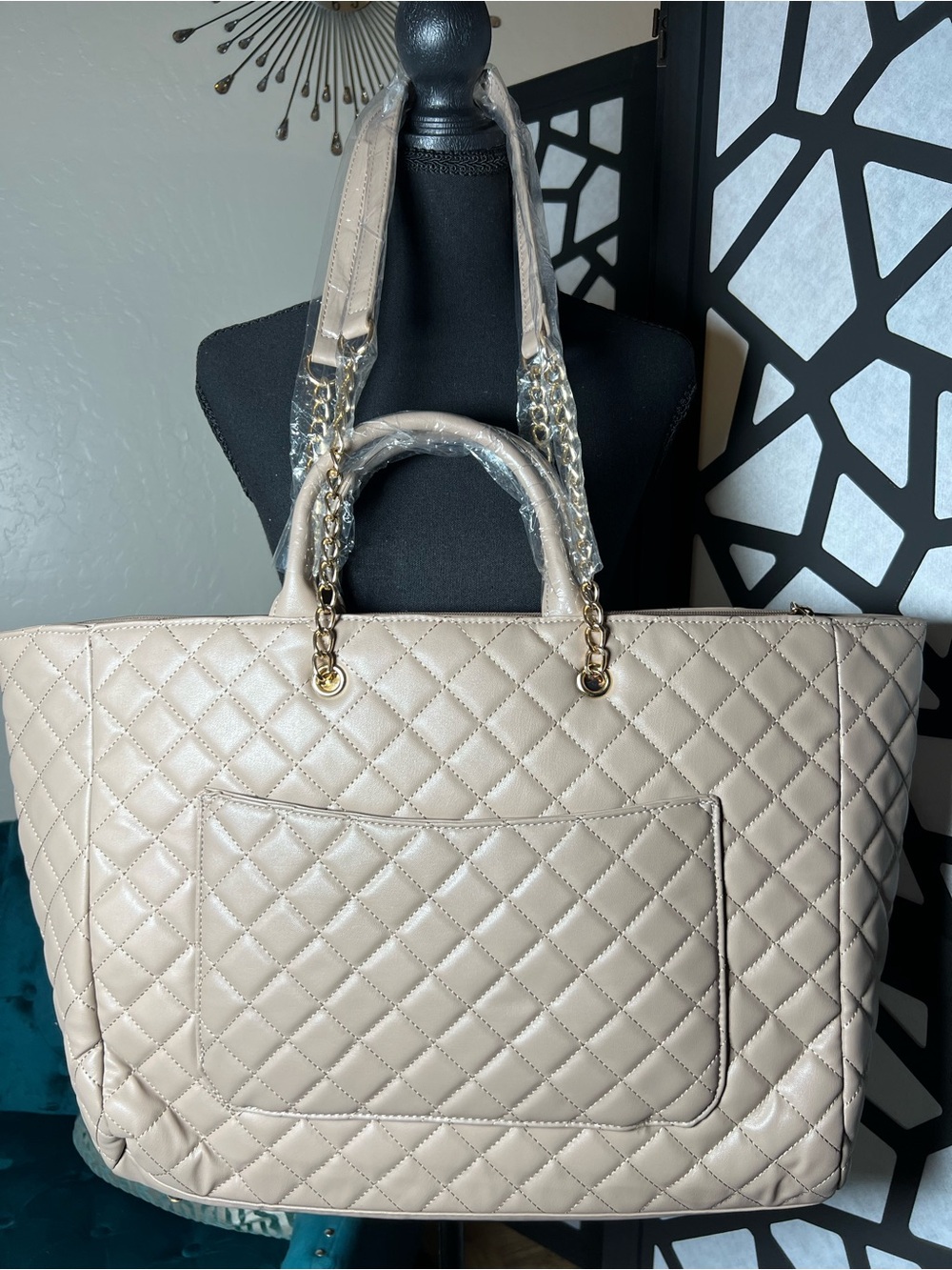 Gilda Paris tote features a taupe quilted design with gold hardware NWT - Picture 3 of 8